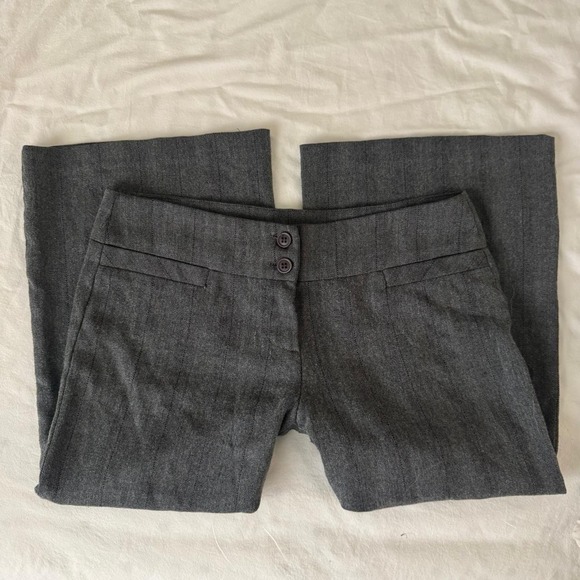 Wawa Pants - Grey‎ pinstripe Capri trousers